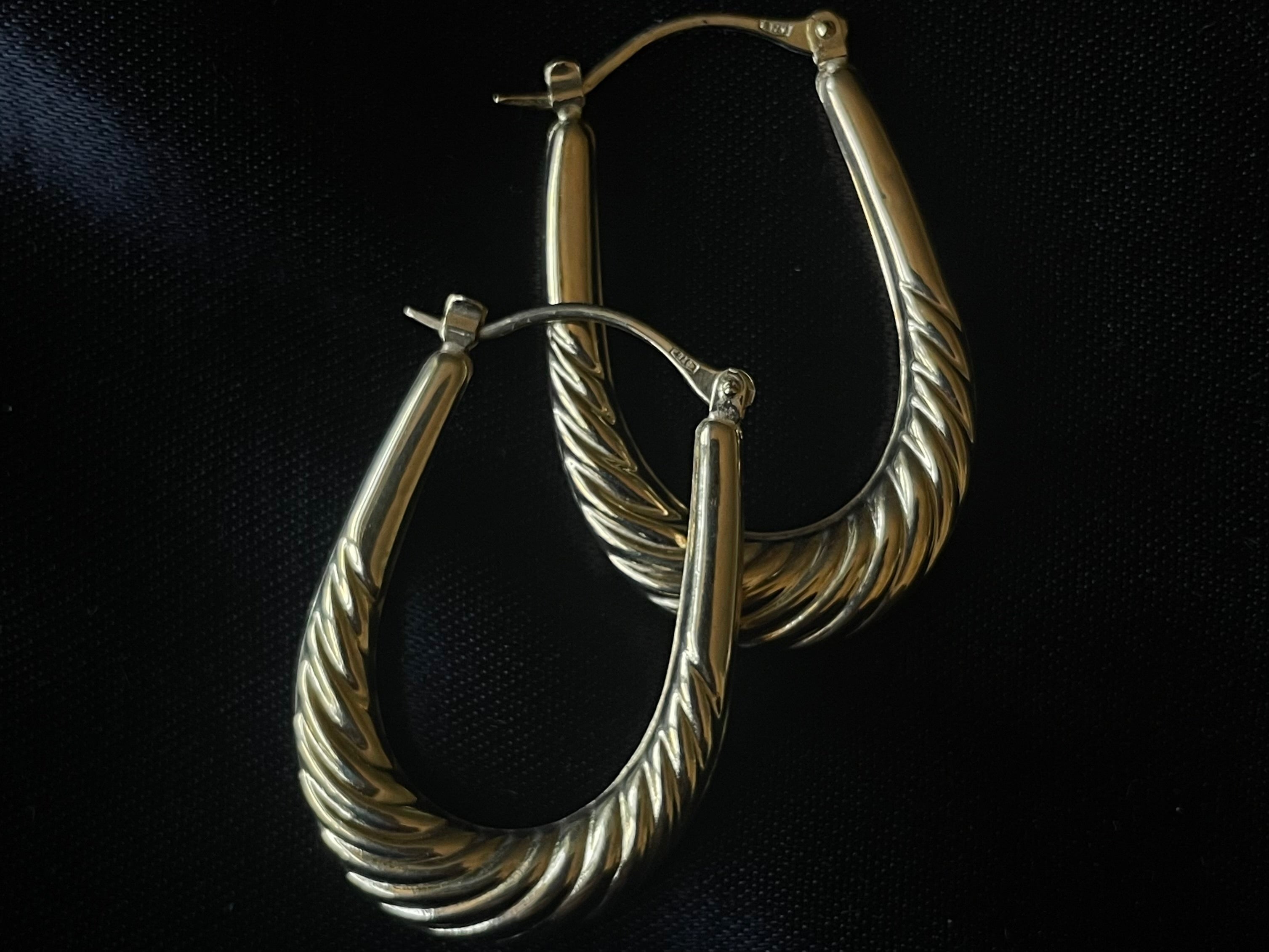 Vintage 9ct gold Twisted Teardrop Hoop Earrings