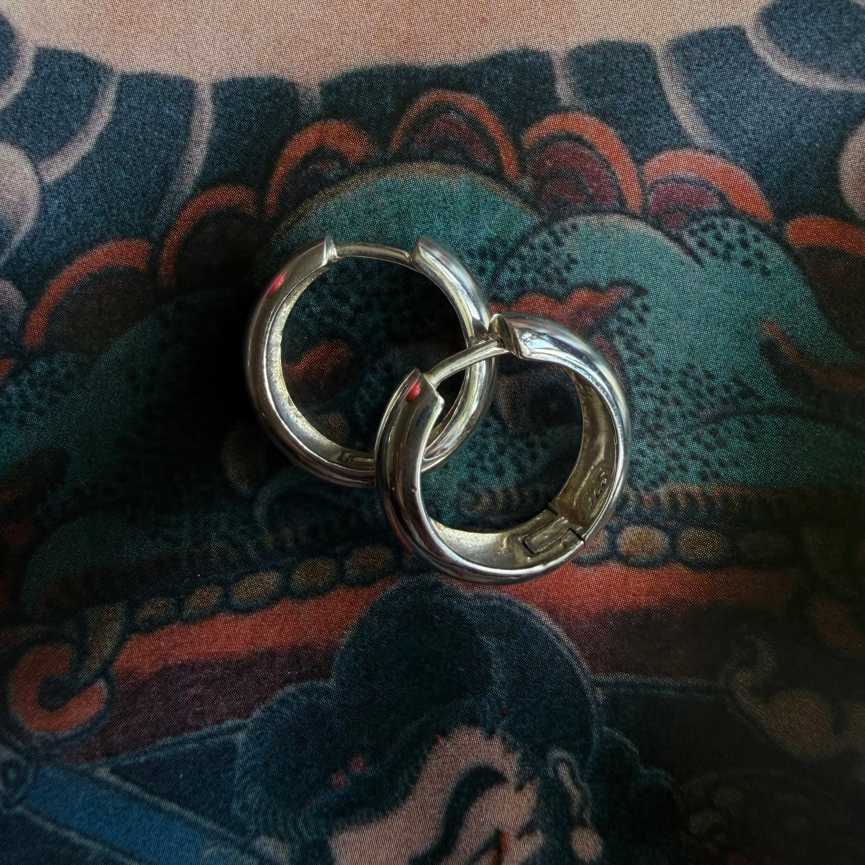 Vintage Sterling Silver Huggie Hoop Earrings (925)