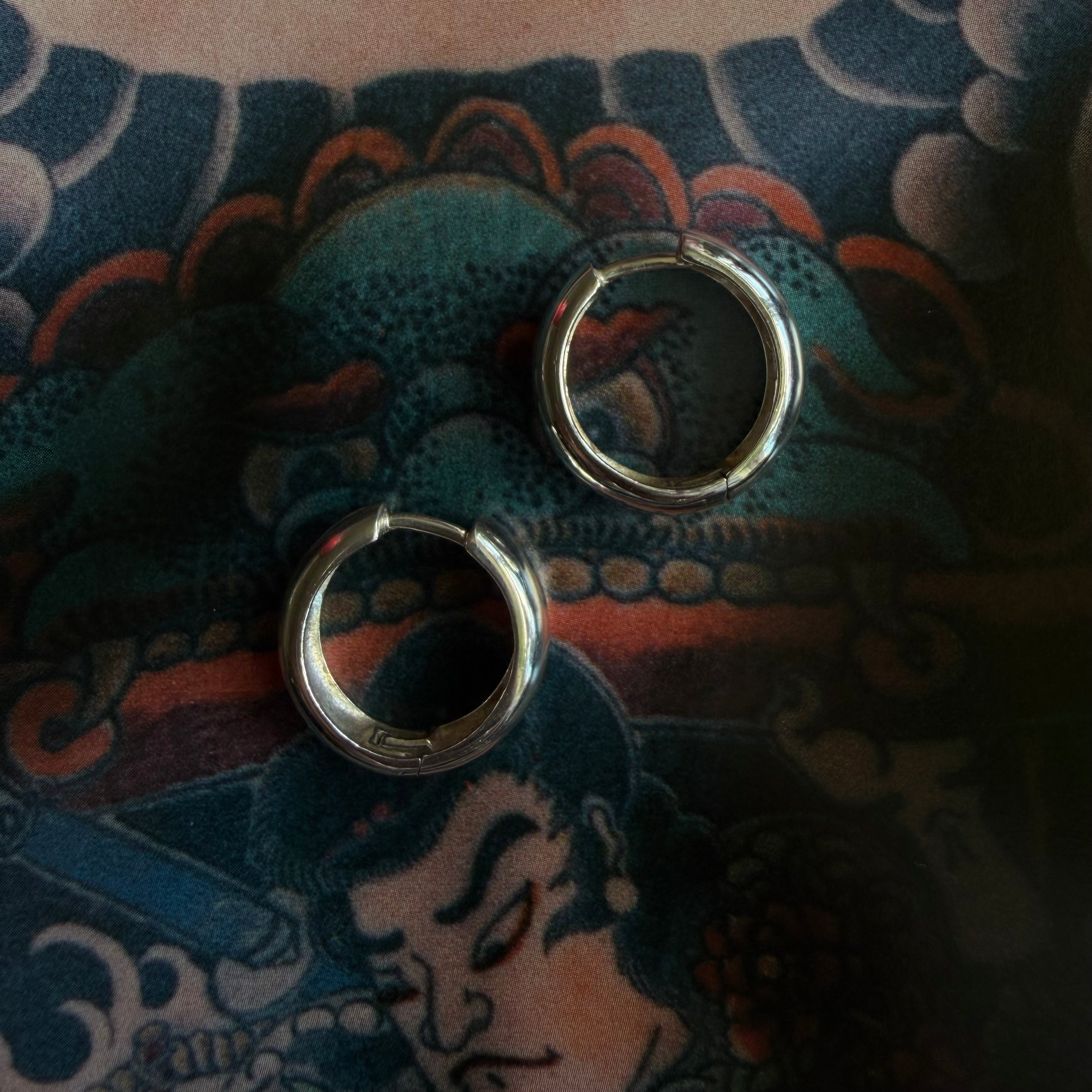 Vintage Sterling Silver Huggie Hoop Earrings (925)