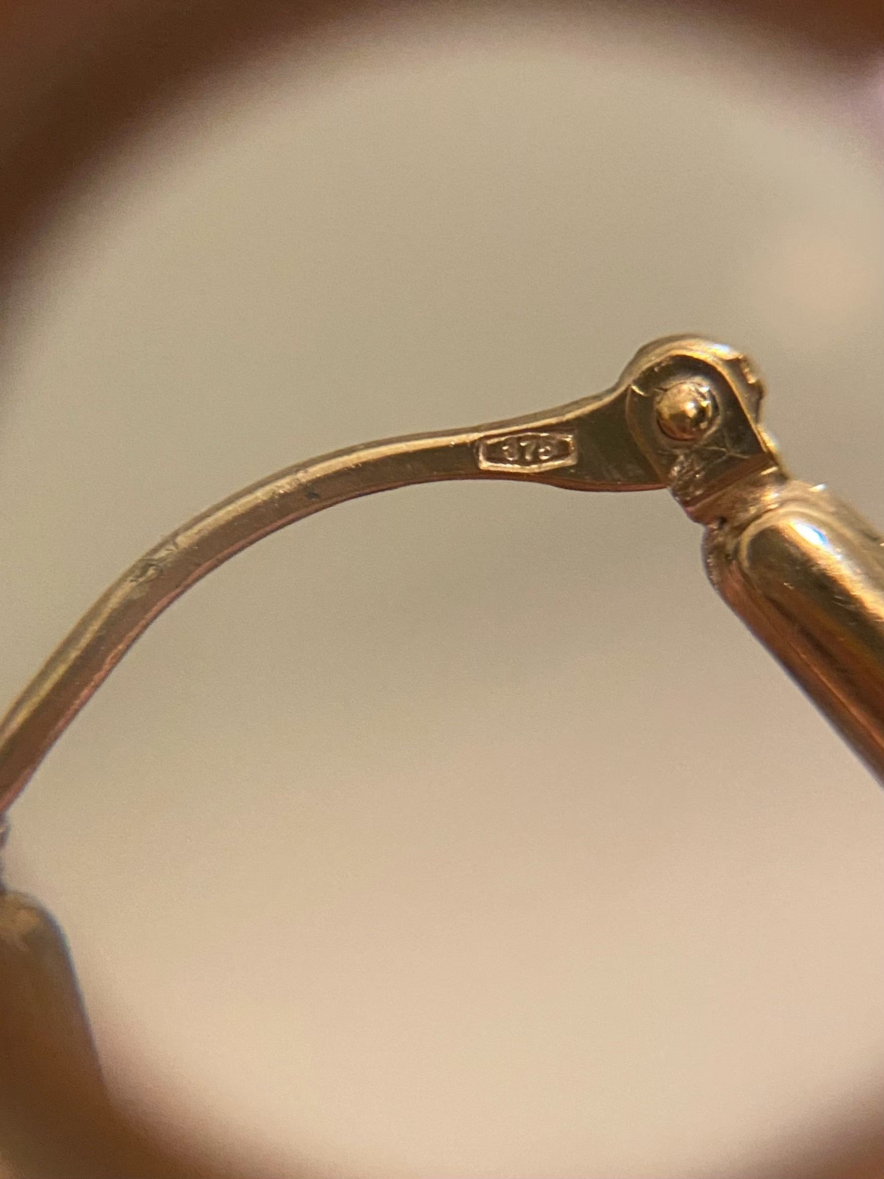 Vintage 9ct gold Twisted Teardrop Hoop Earrings